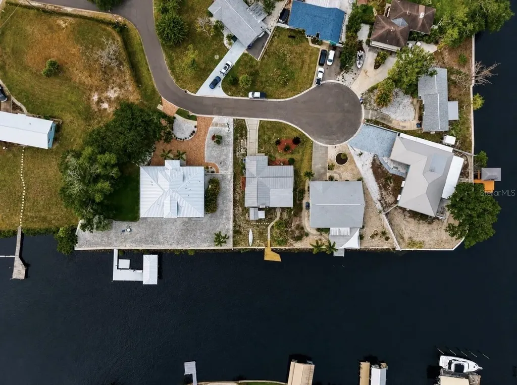 803 Leisey Circle Ruskin FL 33570