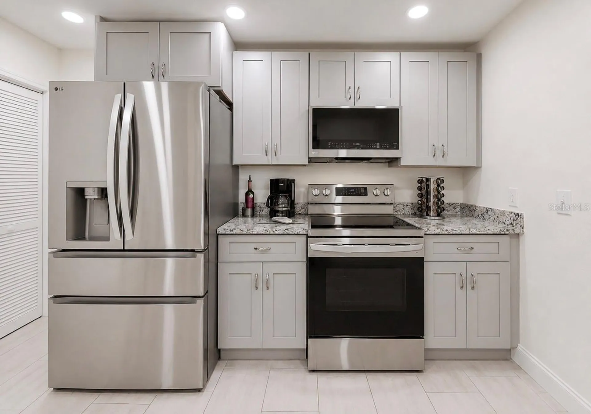 803 Leisey Circle Ruskin FL 33570