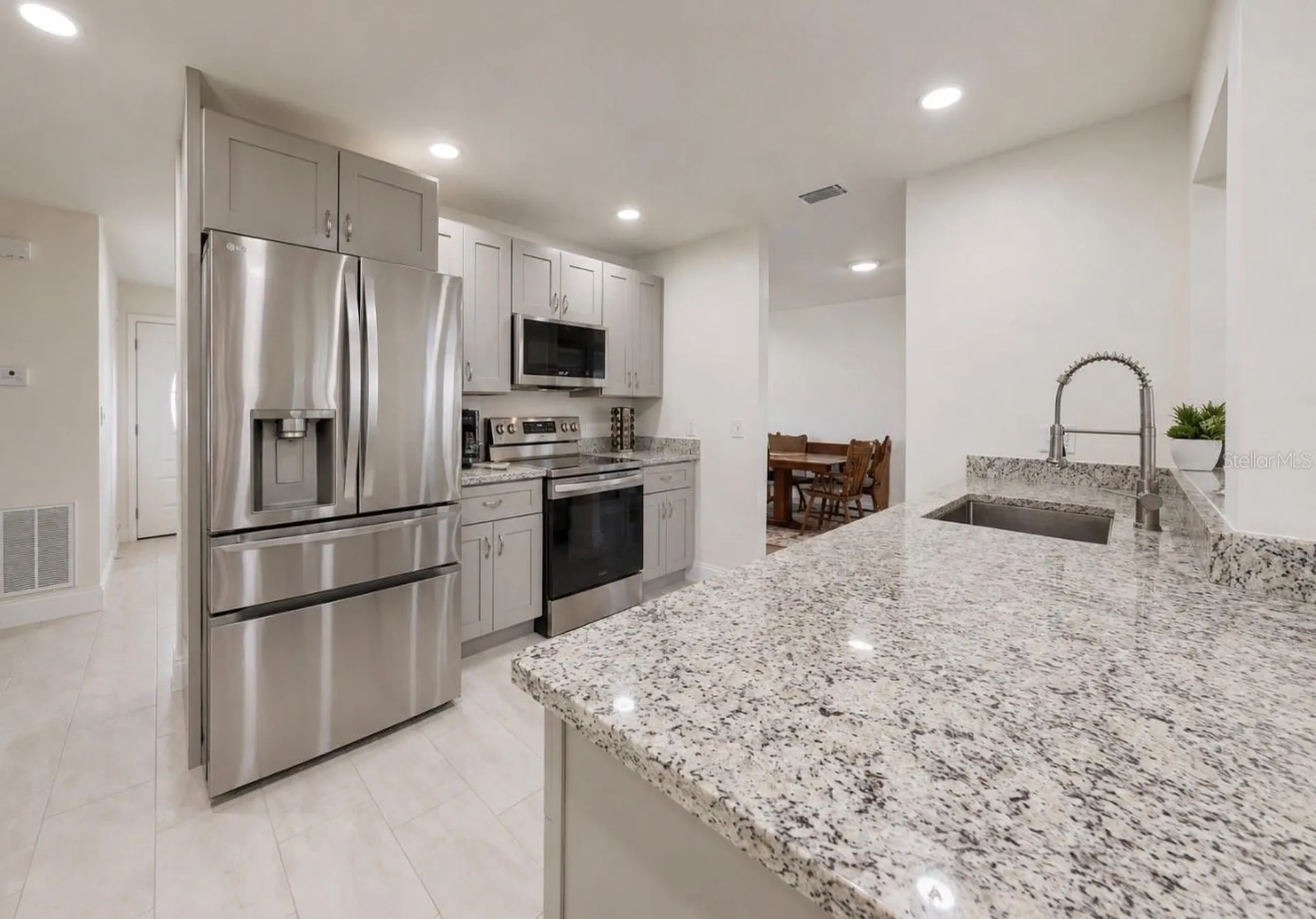 803 Leisey Circle Ruskin FL 33570