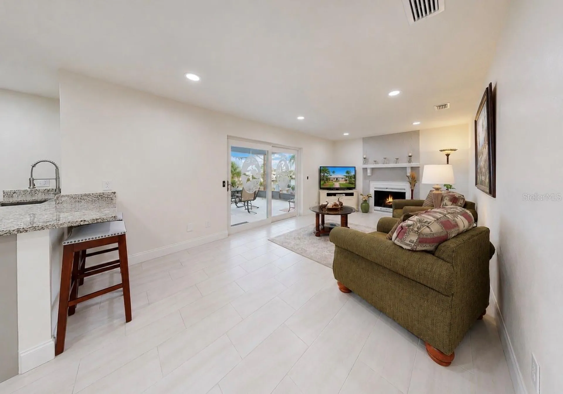 803 Leisey Circle Ruskin FL 33570