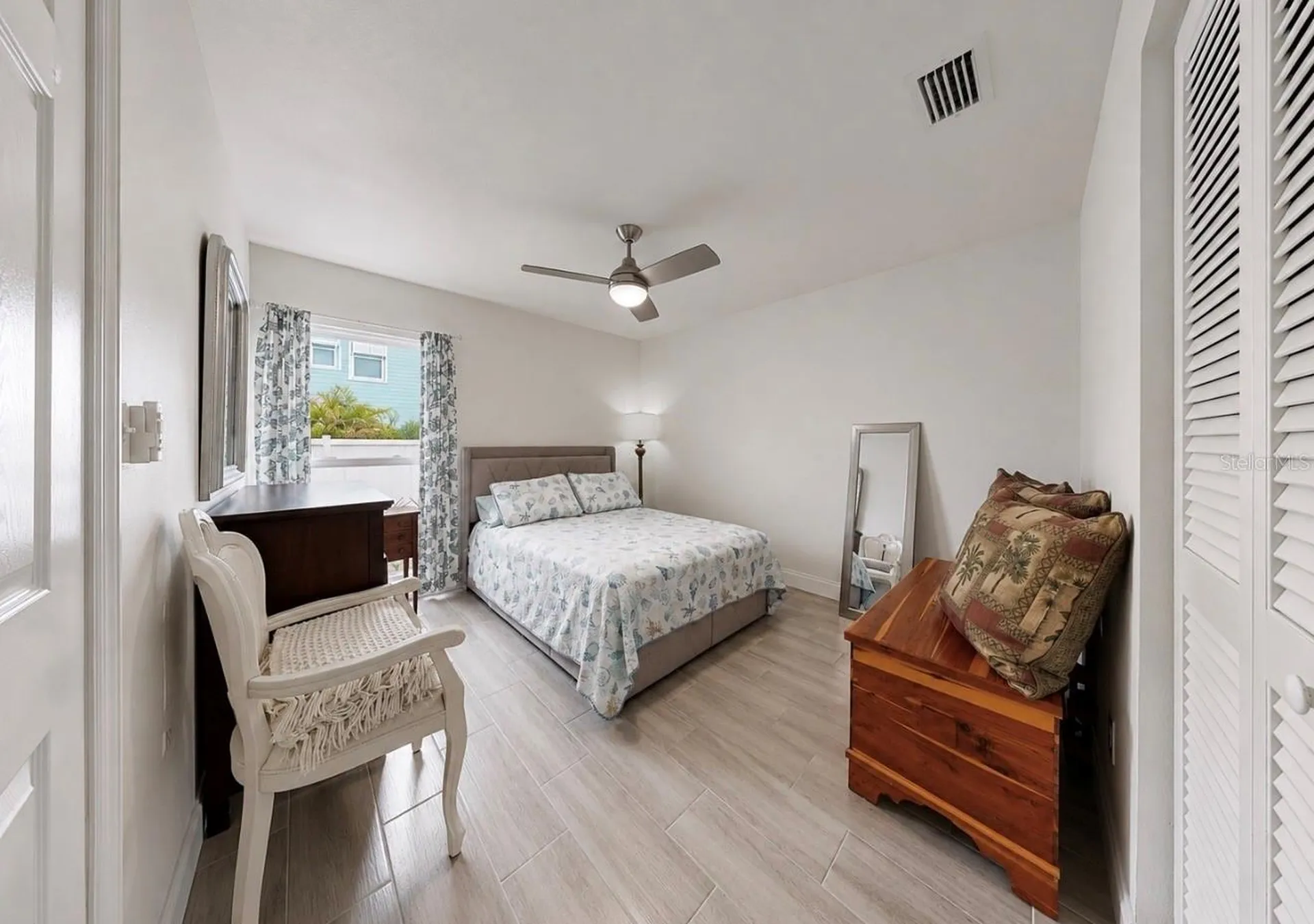 803 Leisey Circle Ruskin FL 33570