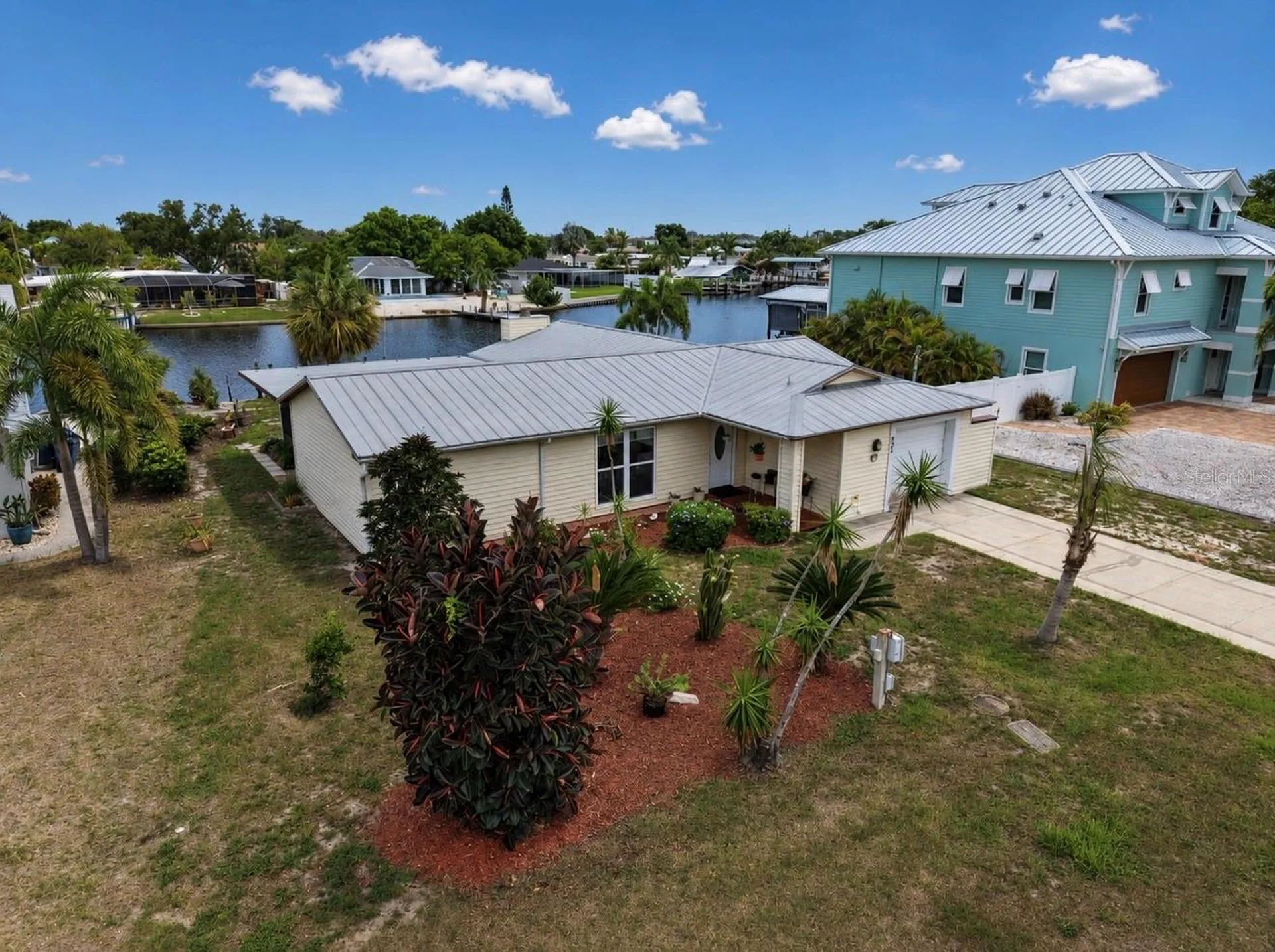 803 Leisey Circle Ruskin FL 33570