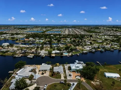 803 Leisey Circle Ruskin FL 33570