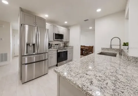 803 Leisey Circle Ruskin FL 33570