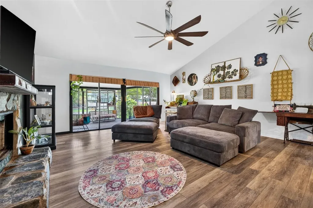 6070 66th Avenue N Pinellas Park FL 33781