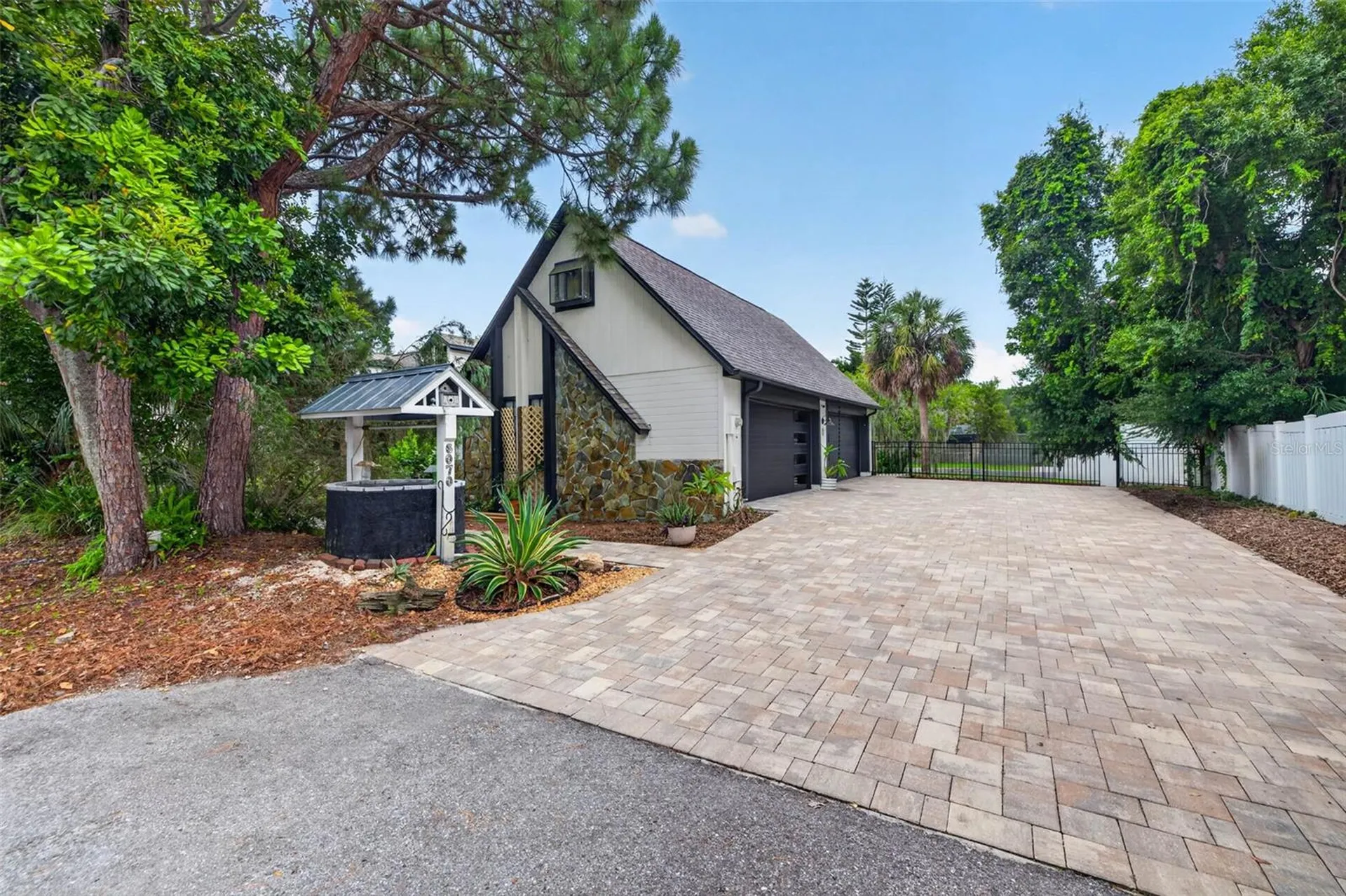 6070 66th Avenue N Pinellas Park FL 33781