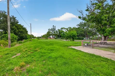6070 66th Avenue N Pinellas Park FL 33781