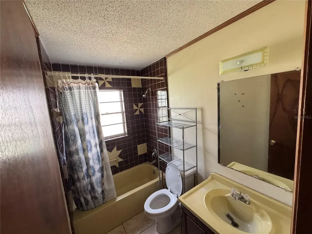 307 N Lake Reedy Boulevard Frostproof FL 33843