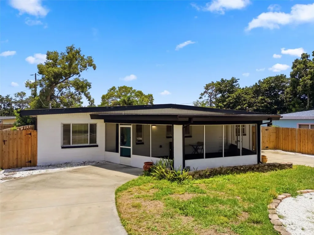 5826 17th Avenue S Gulfport FL 33707