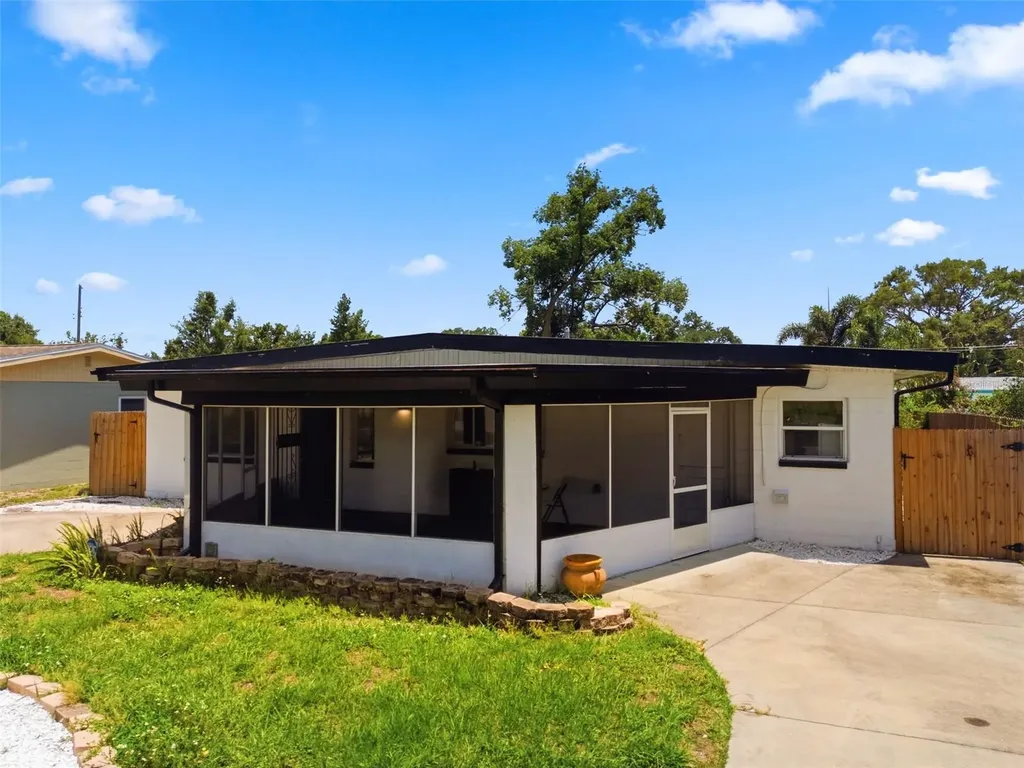 5826 17th Avenue S Gulfport FL 33707
