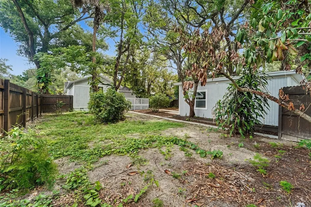 903 E Cayuga Street Tampa FL 33603