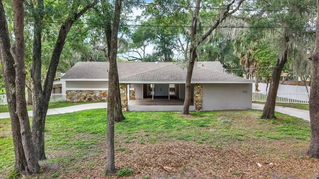 6906 Greenhill Place Tampa FL 33617
