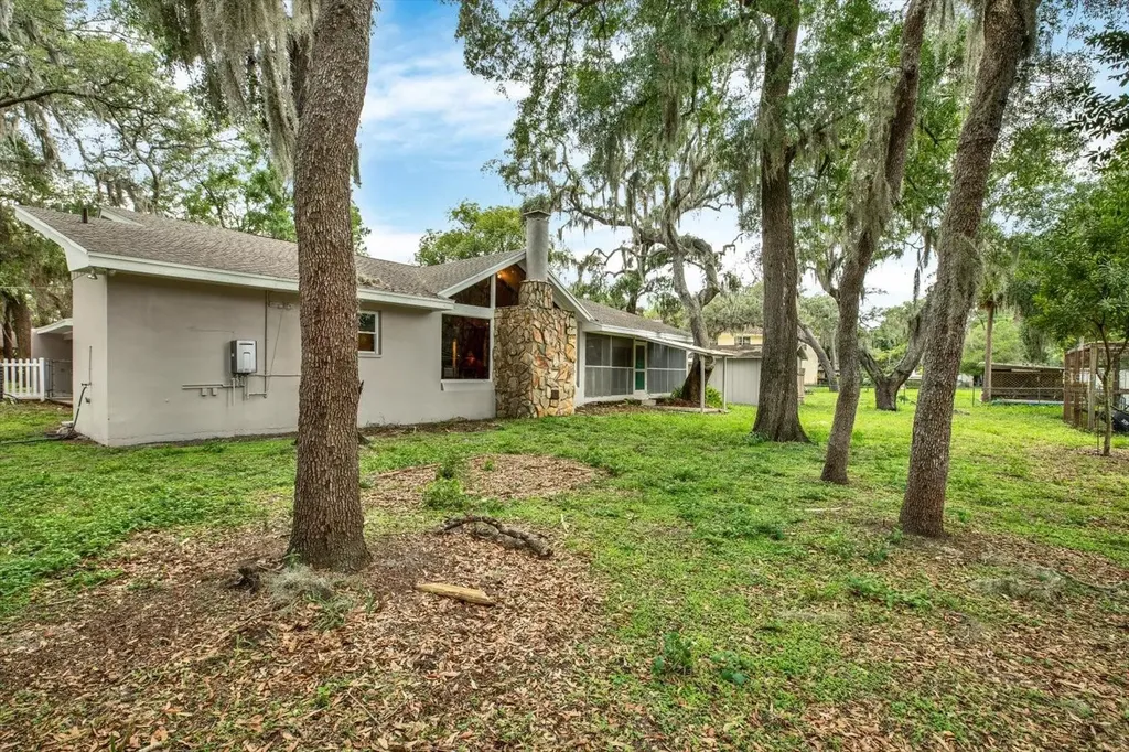 6906 Greenhill Place Tampa FL 33617