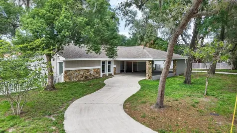 6906 Greenhill Place Tampa FL 33617