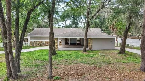 6906 Greenhill Place Tampa FL 33617