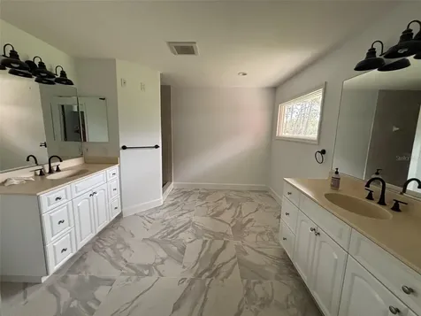 7910 Kennedy Lane Sarasota FL 34240