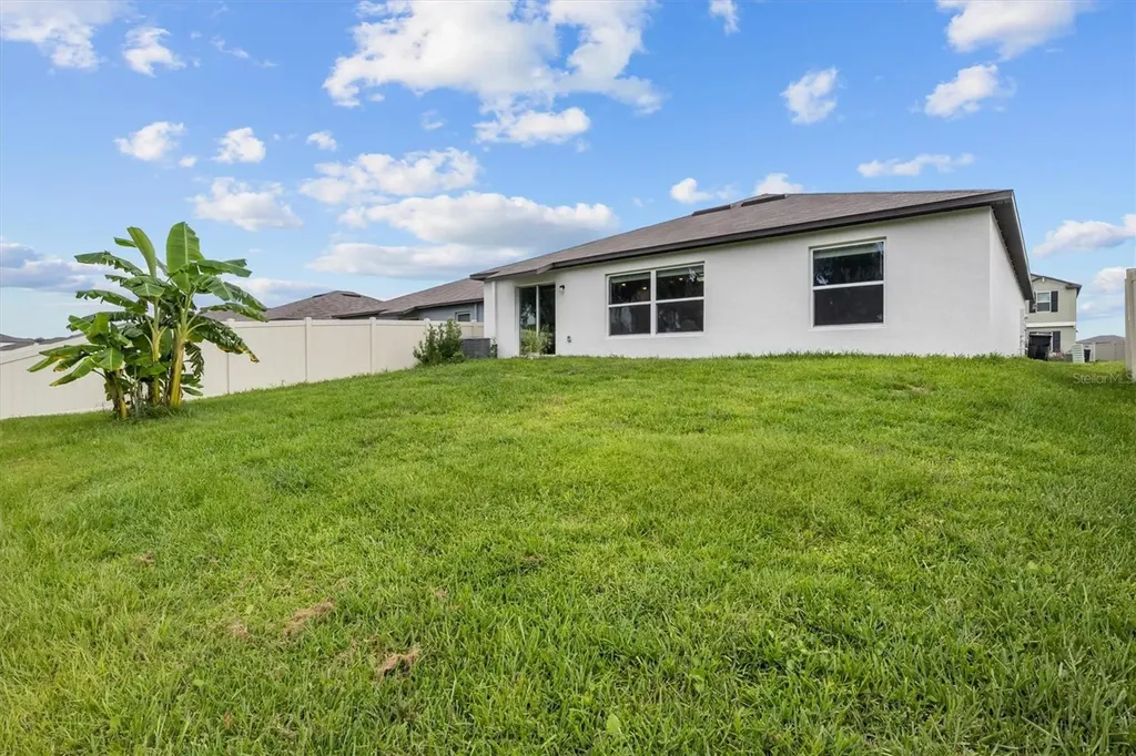 1856 Red Loop Lakeland FL 33801