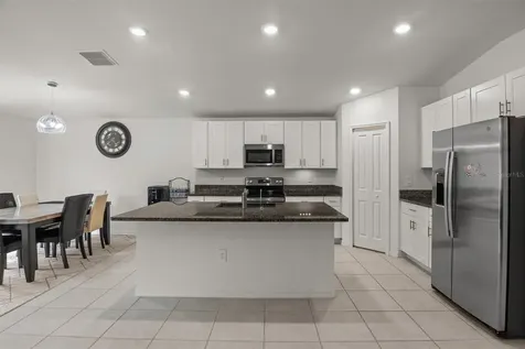 1856 Red Loop Lakeland FL 33801
