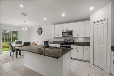 1856 Red Loop Lakeland FL 33801