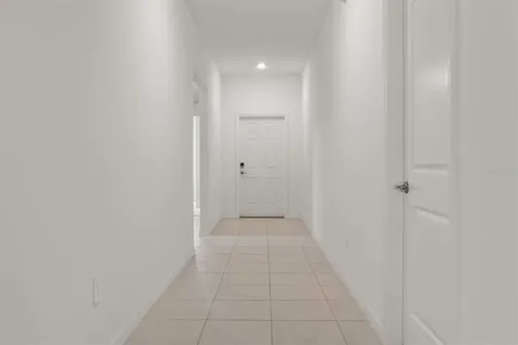1856 Red Loop Lakeland FL 33801