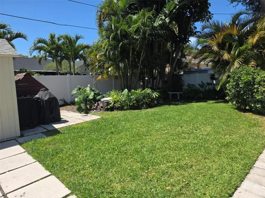 734 37th Avenue N St Petersburg FL 33704