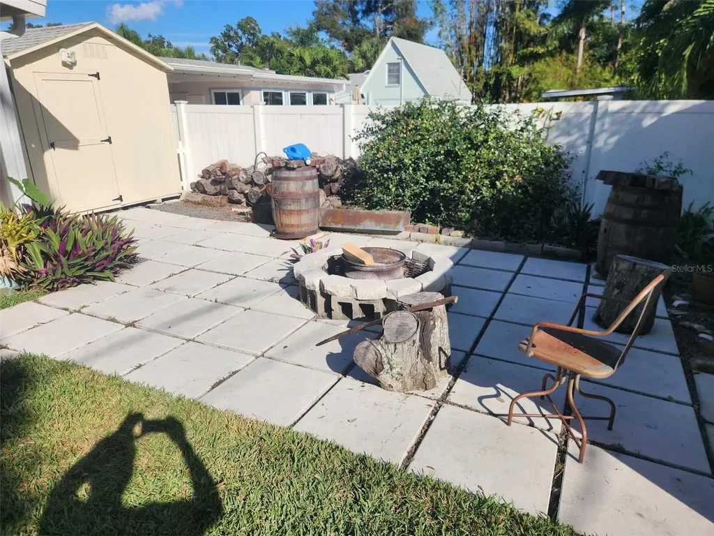 734 37th Avenue N St Petersburg FL 33704