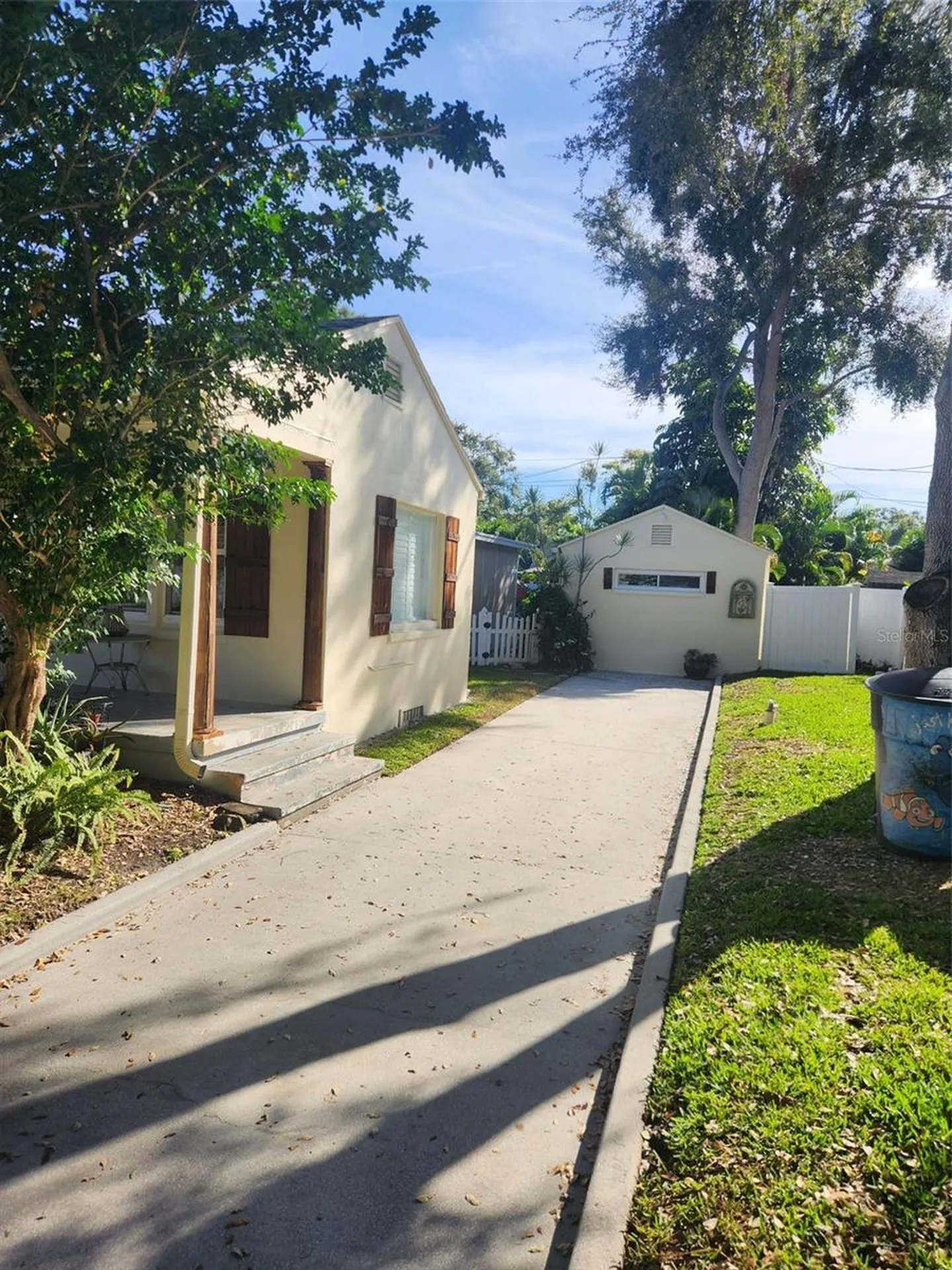 734 37th Avenue N St Petersburg FL 33704