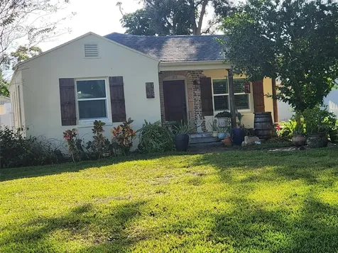 734 37th Avenue N St Petersburg FL 33704
