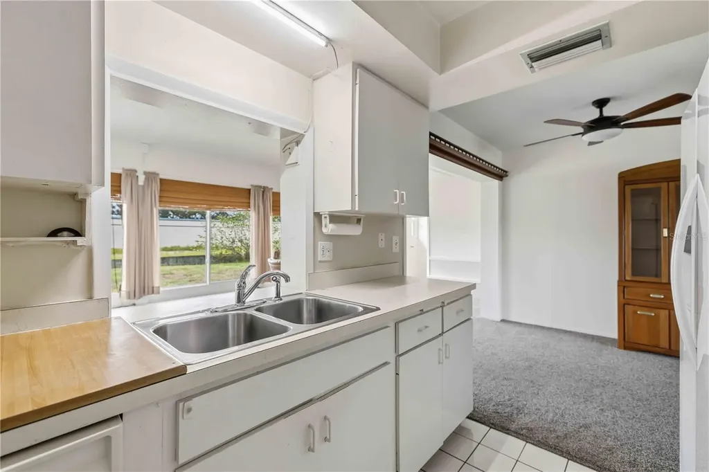 4001 Chinaberry Road Bradenton FL 34208