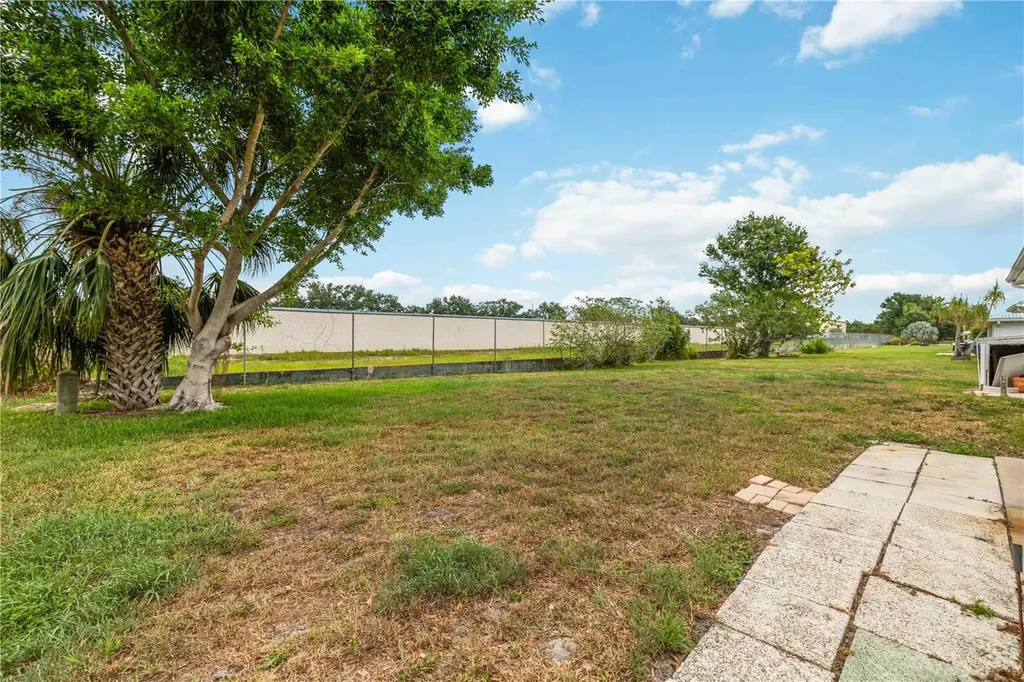 4001 Chinaberry Road Bradenton FL 34208