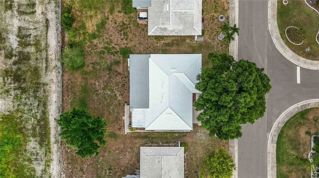 4001 Chinaberry Road Bradenton FL 34208