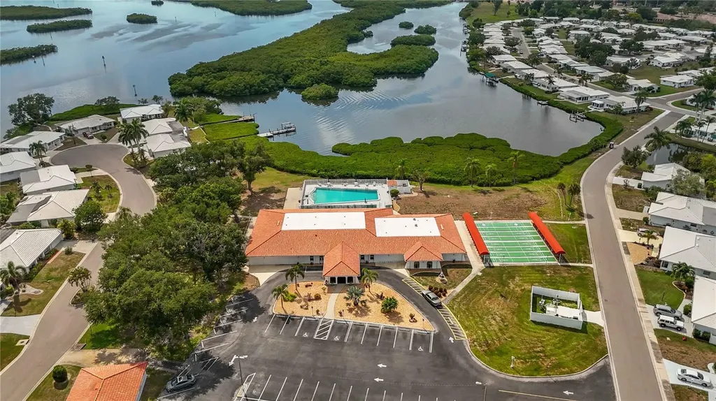 4001 Chinaberry Road Bradenton FL 34208