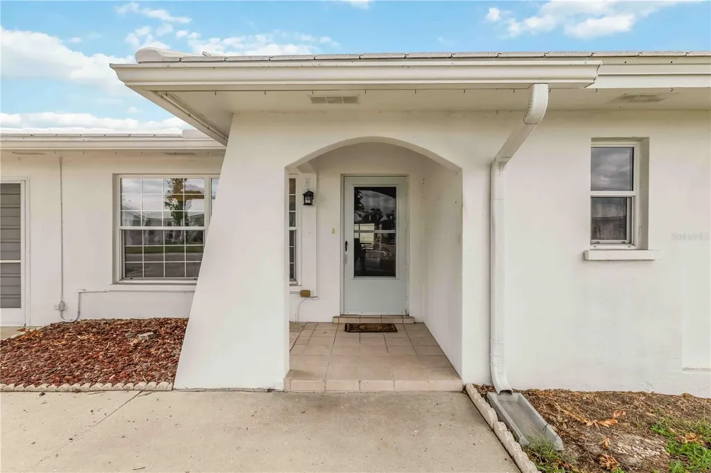4001 Chinaberry Road Bradenton FL 34208