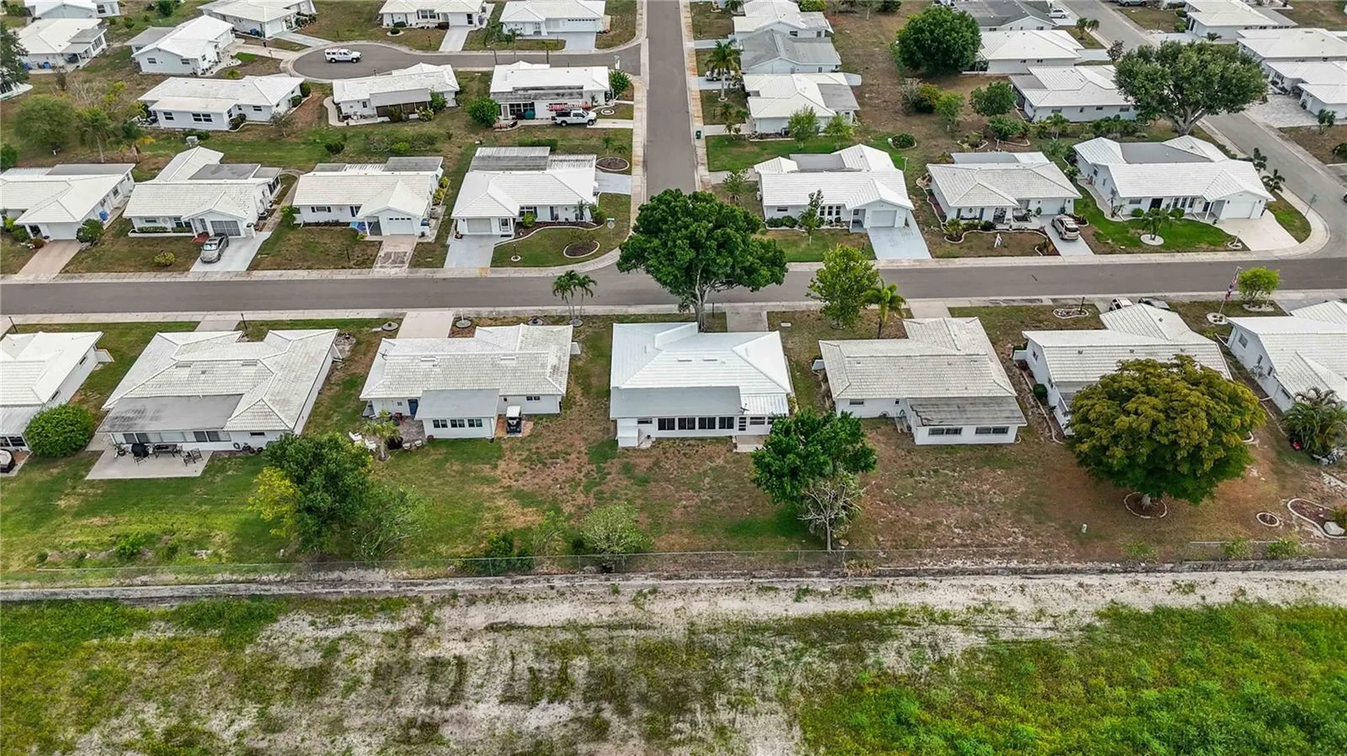 4001 Chinaberry Road Bradenton FL 34208