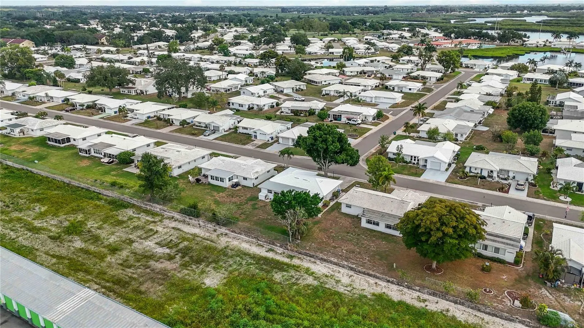 4001 Chinaberry Road Bradenton FL 34208
