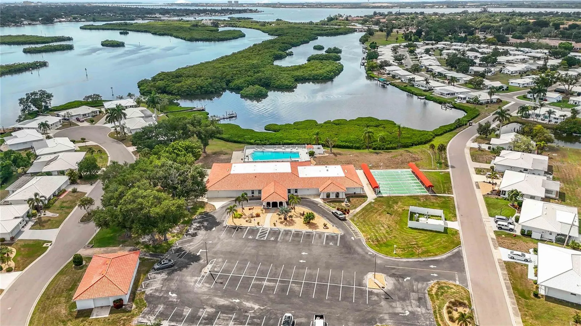 4001 Chinaberry Road Bradenton FL 34208