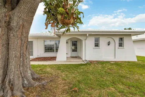 4001 Chinaberry Road Bradenton FL 34208