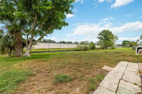 4001 Chinaberry Road Bradenton FL 34208