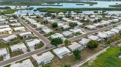 4001 Chinaberry Road Bradenton FL 34208