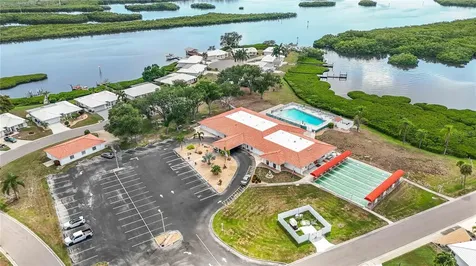 4001 Chinaberry Road Bradenton FL 34208