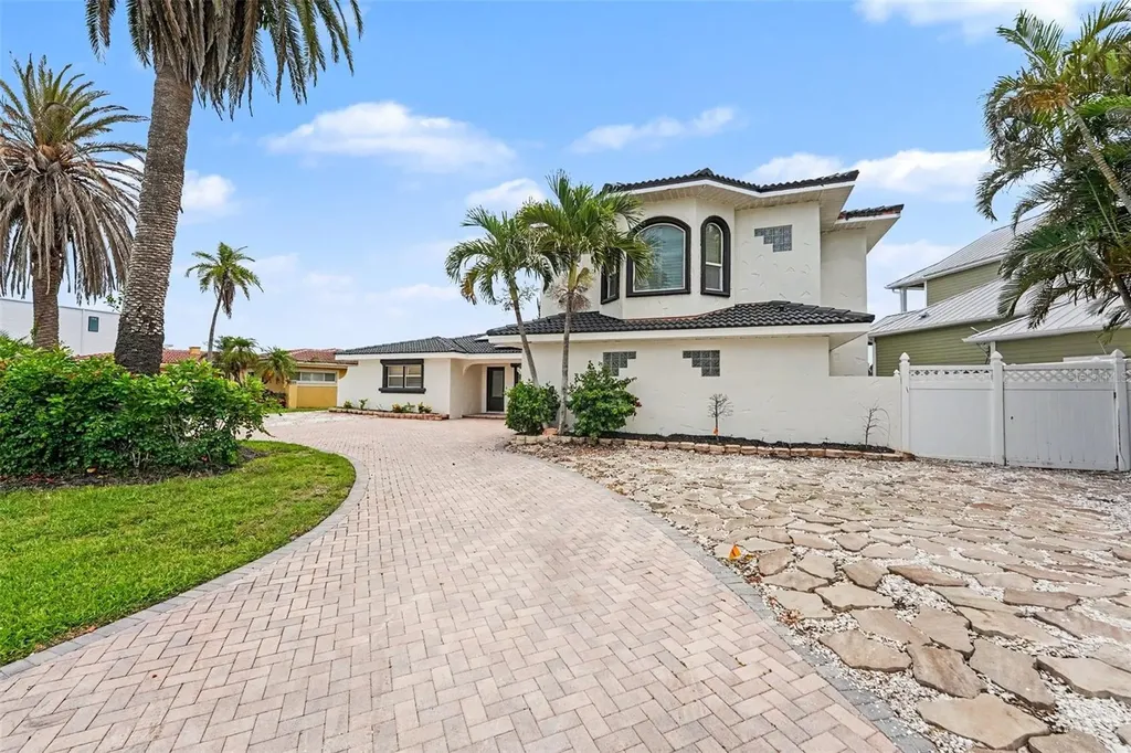 17323 Kennedy Drive North Redington Beach FL 33708