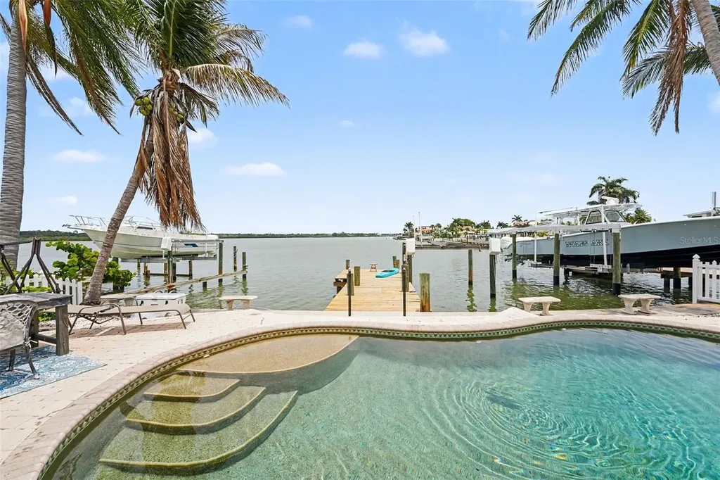 17323 Kennedy Drive North Redington Beach FL 33708