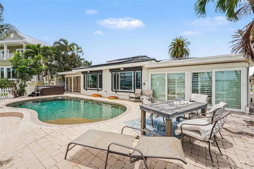 17323 Kennedy Drive North Redington Beach FL 33708