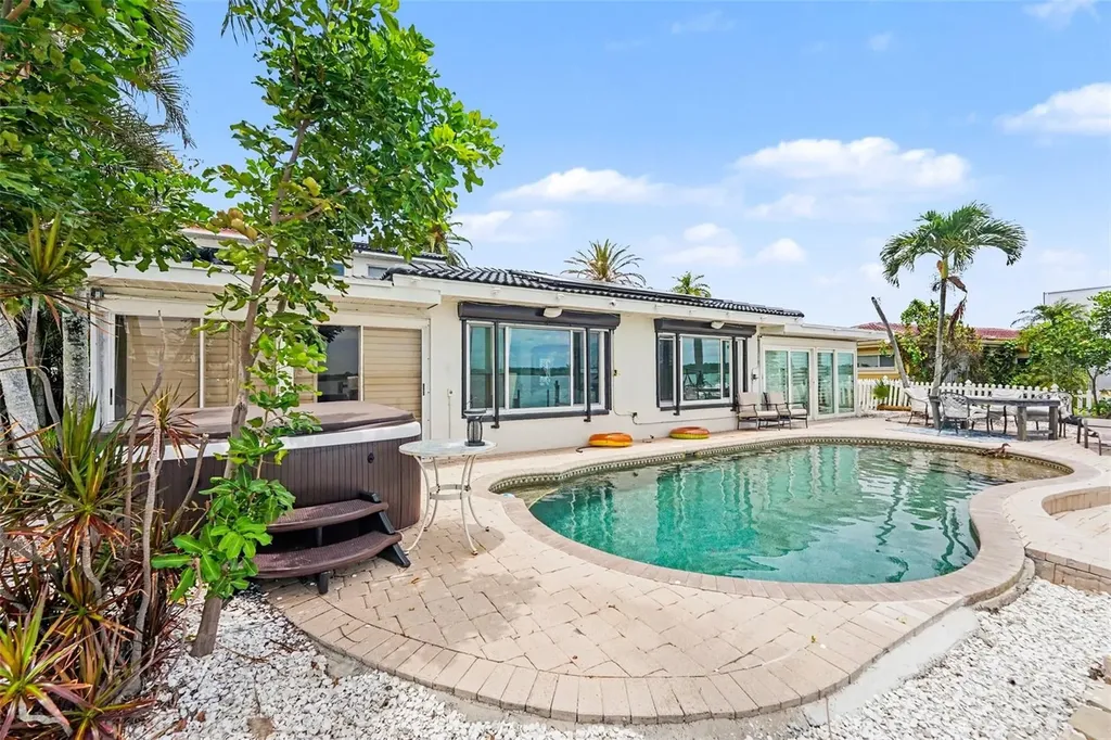 17323 Kennedy Drive North Redington Beach FL 33708