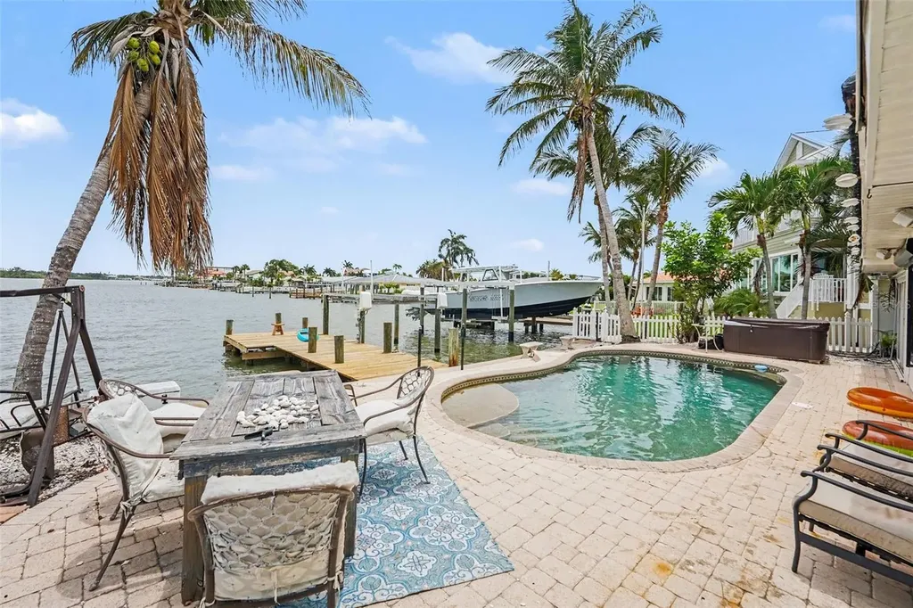 17323 Kennedy Drive North Redington Beach FL 33708