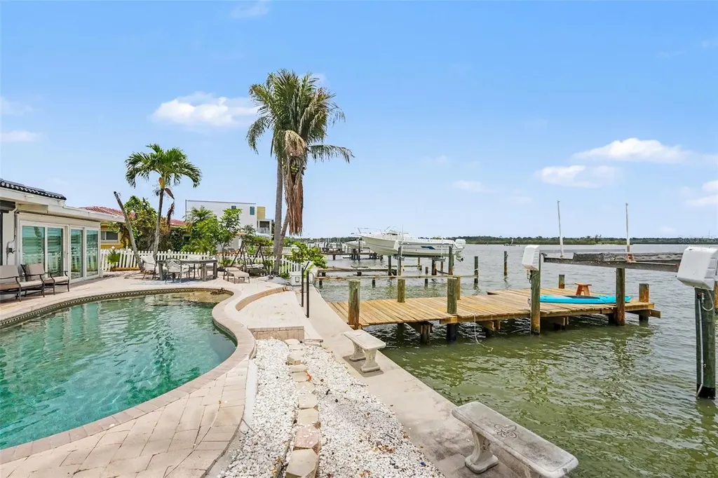 17323 Kennedy Drive North Redington Beach FL 33708