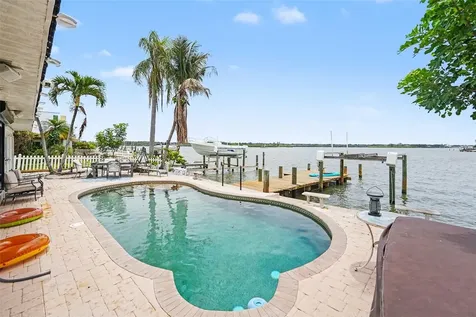 17323 Kennedy Drive North Redington Beach FL 33708