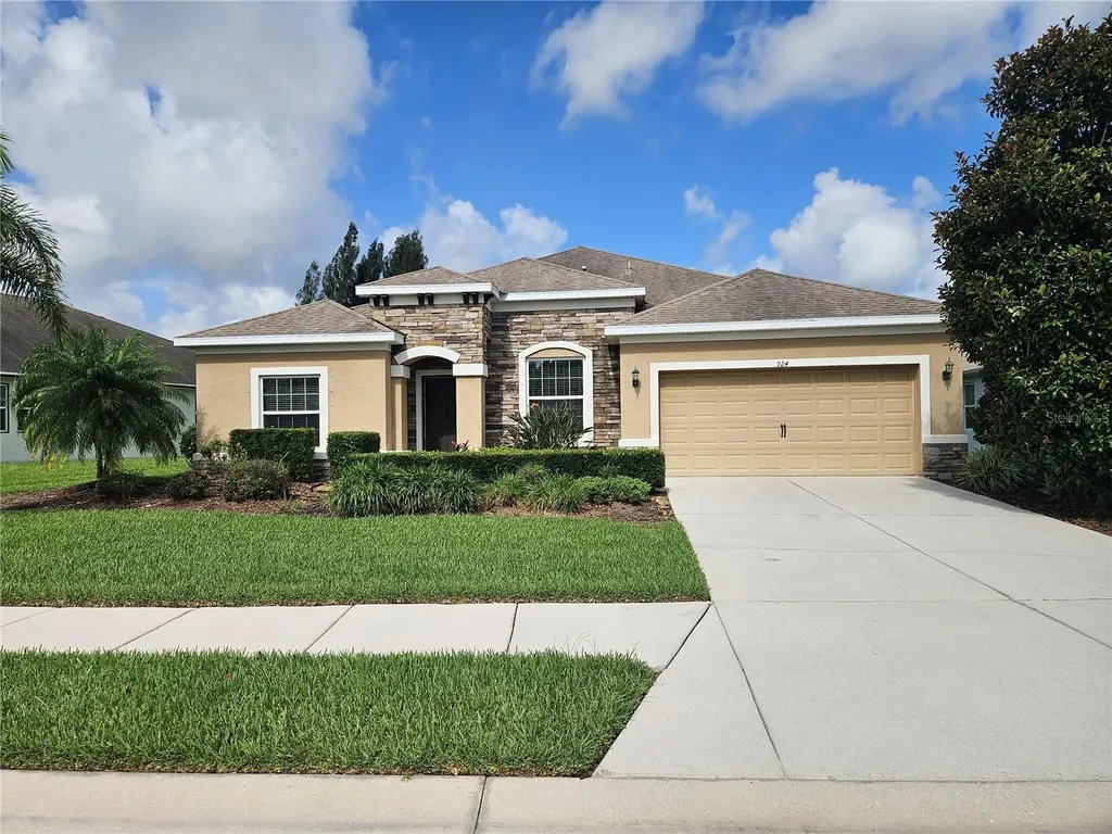 924 Buttercup Glen Bradenton FL 34212