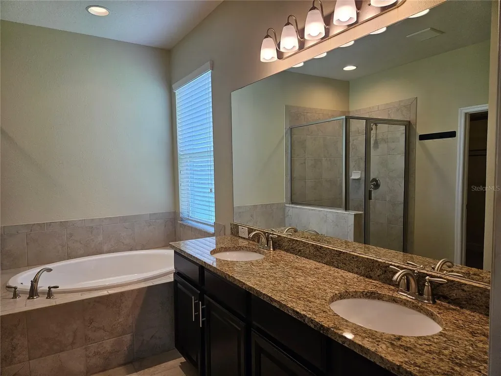 924 Buttercup Glen Bradenton FL 34212