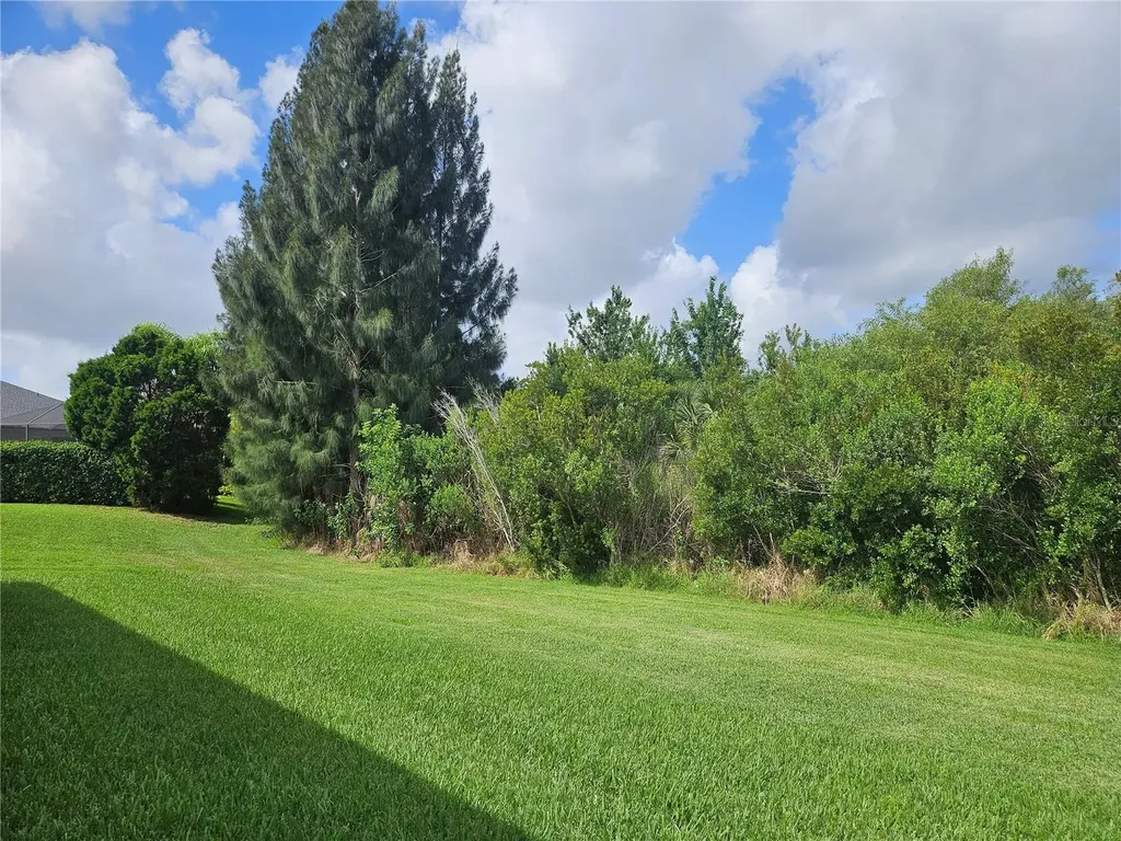 924 Buttercup Glen Bradenton FL 34212